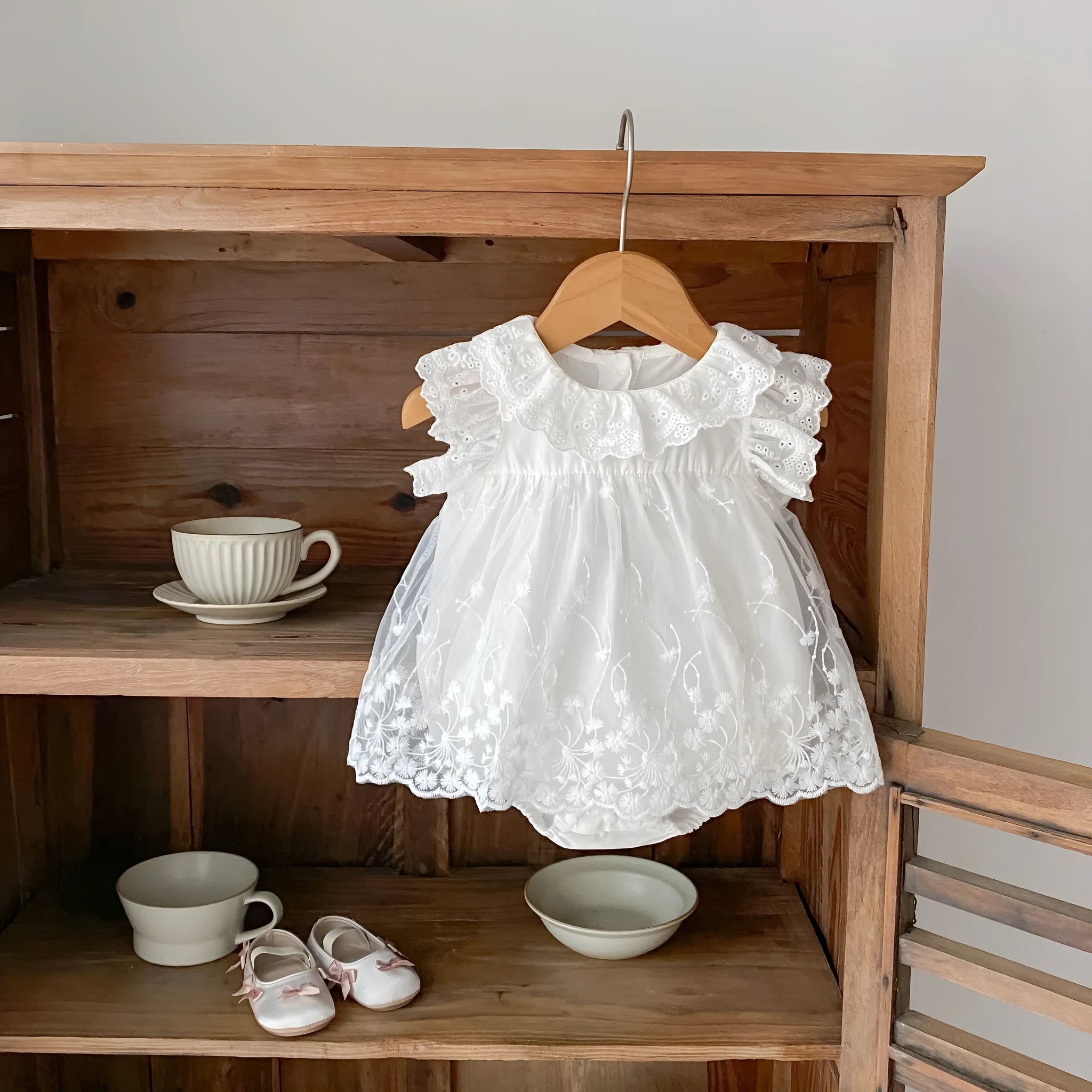 Girls cotton flounced sleeve lace triangle jumpsuit sleeveless creamy white summer