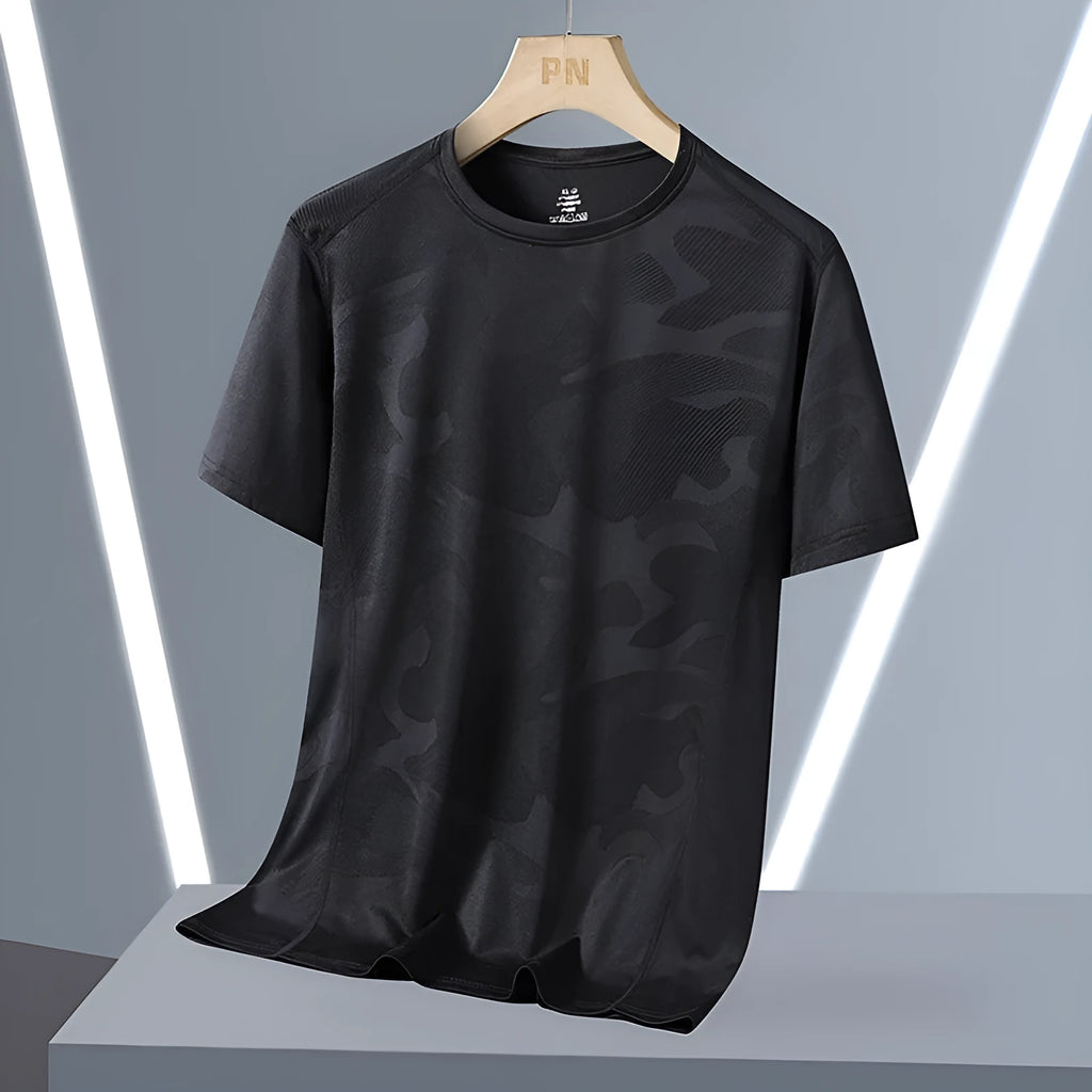 Men's loose fit camouflage print short sleeve T-shirt in quick-drying nylon fabric.
