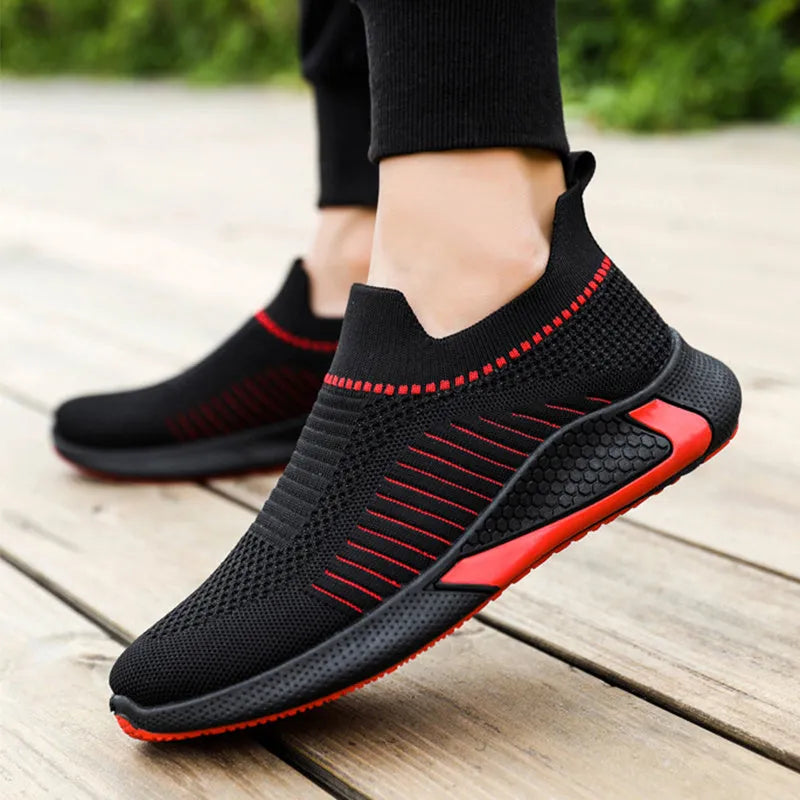 Men's striped mesh slip-on sneakers with flyknit upper in black and white colour option