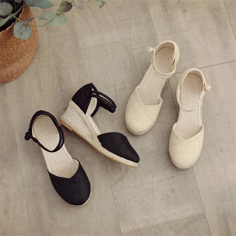 Women's wedge sandals with ankle-strap buckle in beige, plastic upper, slingback style, TPR sole