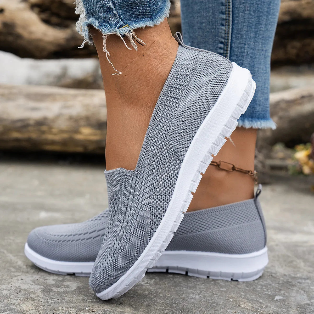 Women's mesh surface casual flat shoes in grey with round toe and low heel