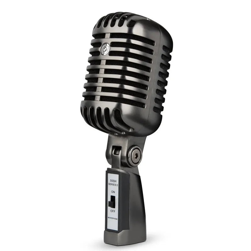 Professional wireless condenser microphone for karaoke and recording with cardioid pattern.