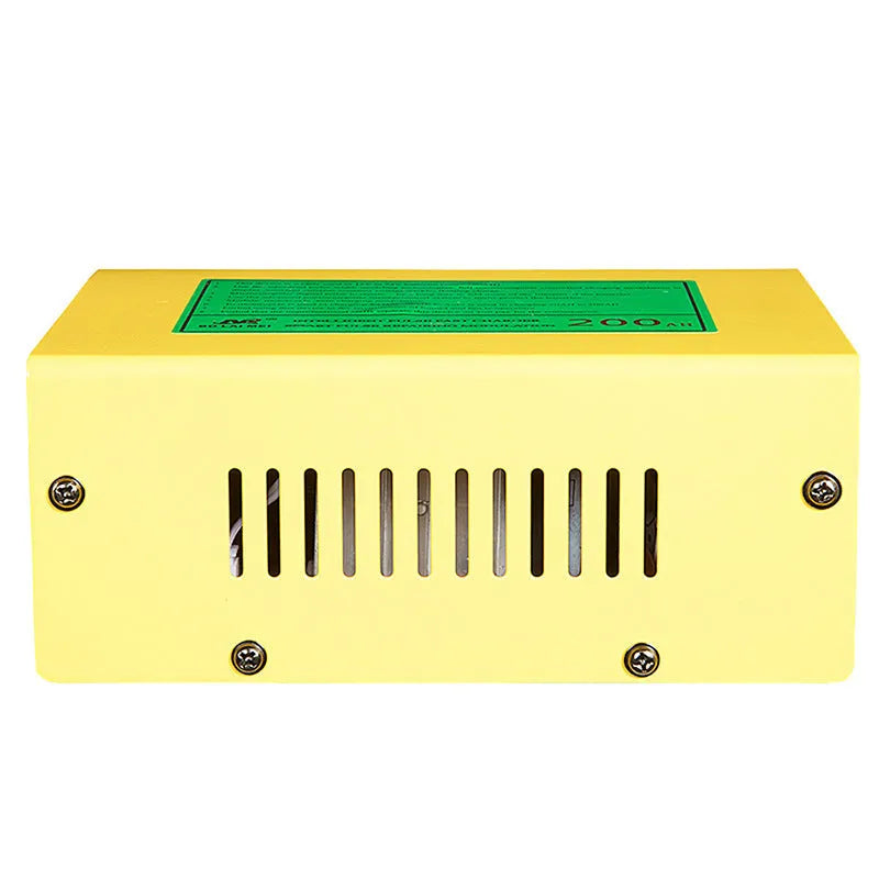 BT 168 12V 24V lead acid battery charger with American Standard plug and compact body