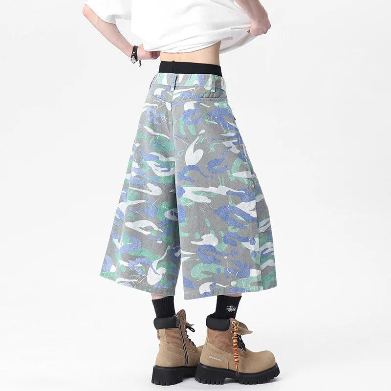 Women's camouflage denim trousers with cargo pockets and cropped straight leg design