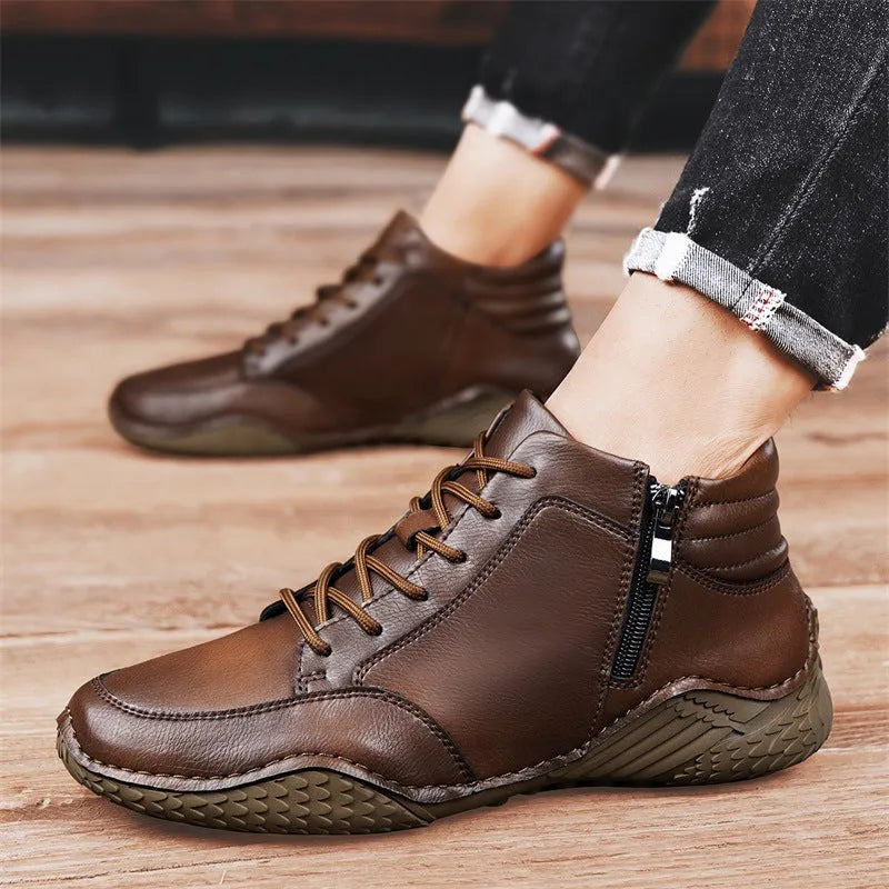 Martin boots in black genuine cowhide leather with fleece lining, mid heel, round toe, and rubber sole