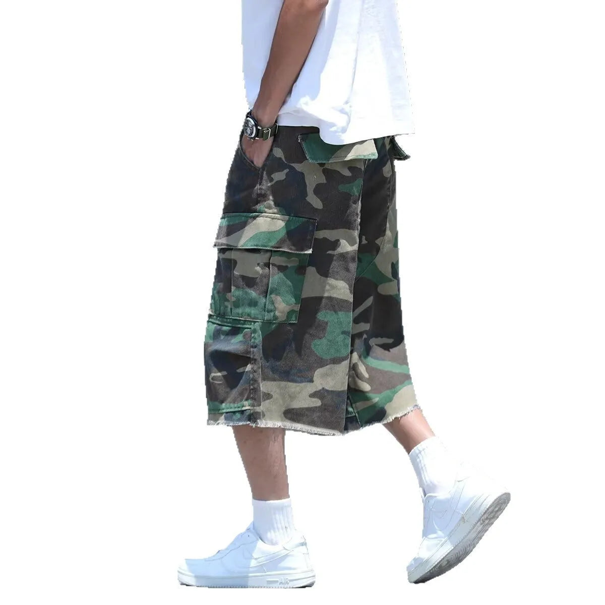 American retro workwear shorts in camouflage print with cotton-polyester fabric and loose fit design
