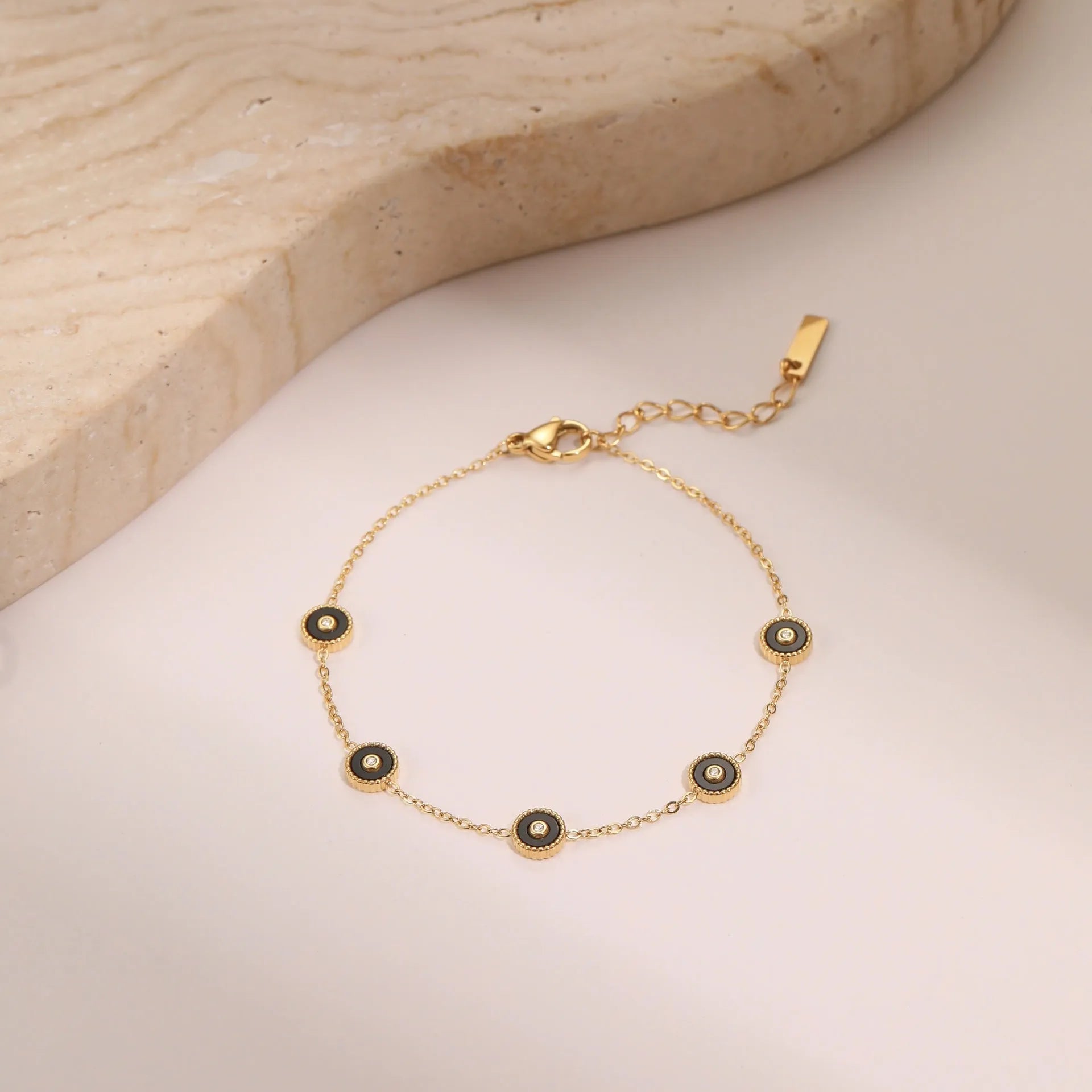 Women's geometric bracelet and necklace set with 18K gold plating on stainless steel