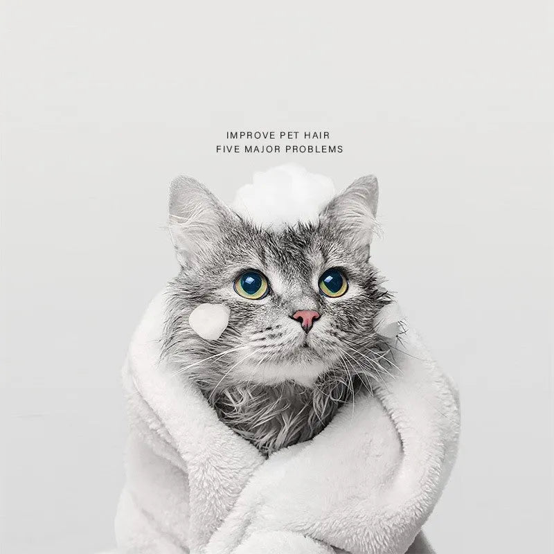 White bottle of cat bath lotion pet shampoo with 500ml capacity anti depilation and deodorising formula