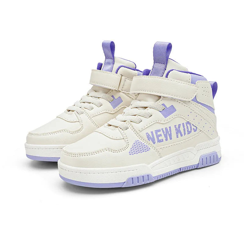 Children's outdoor sneakers with buckle fastening in multiple colour options