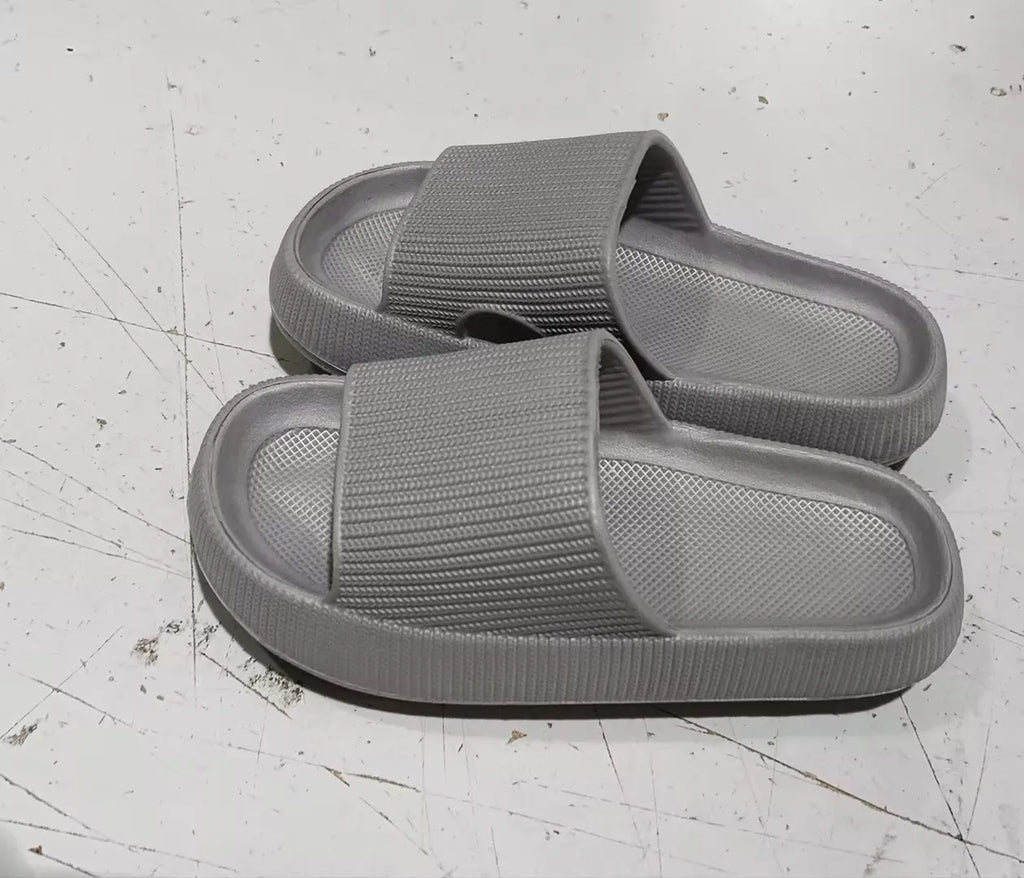Couples soft EVA toe slippers in various colours for indoor home use