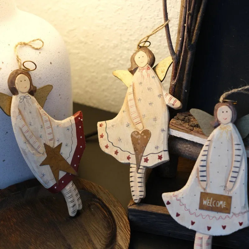 Hand-painted wooden door pendant with carved design in American country style