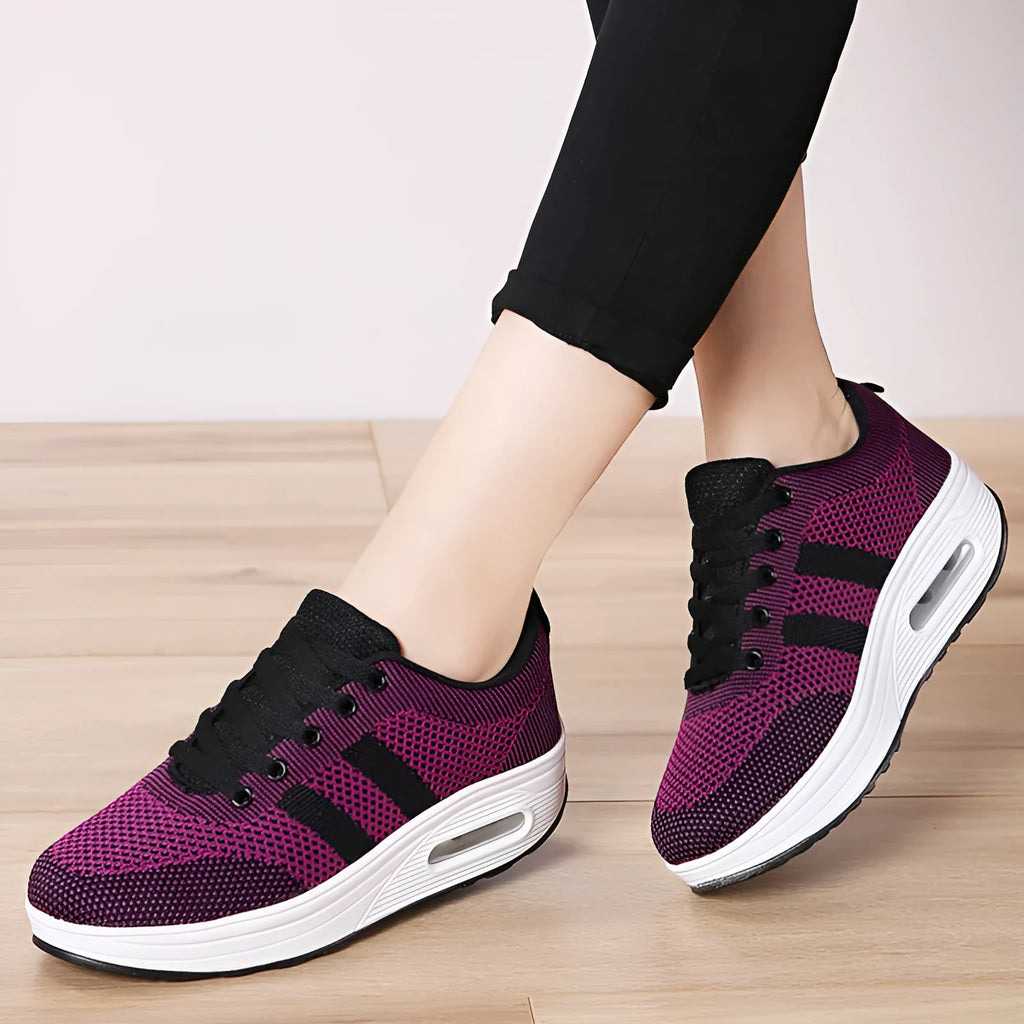 Women's solid colour platform casual shoes with pointed toe, flyknit upper, and vulcanised sole.