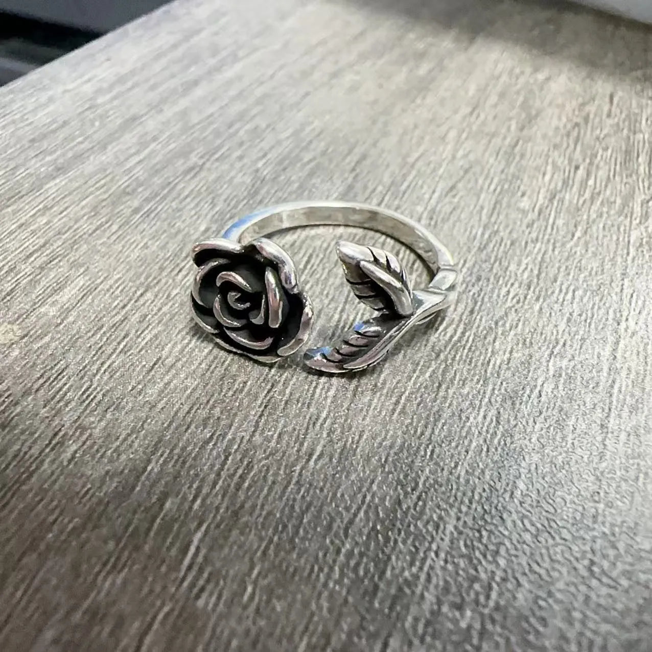 Retro blue enamel rose adjustable ring for women in copper casual style