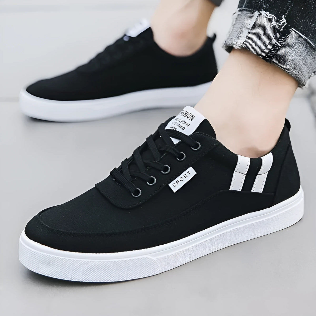 Men's low top spring canvas shoes in black cloth cover with flat rubber sole