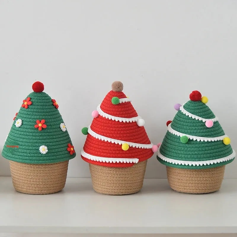 Christmas storage basket made of cotton thread with green and red festive colours for hallway organisation