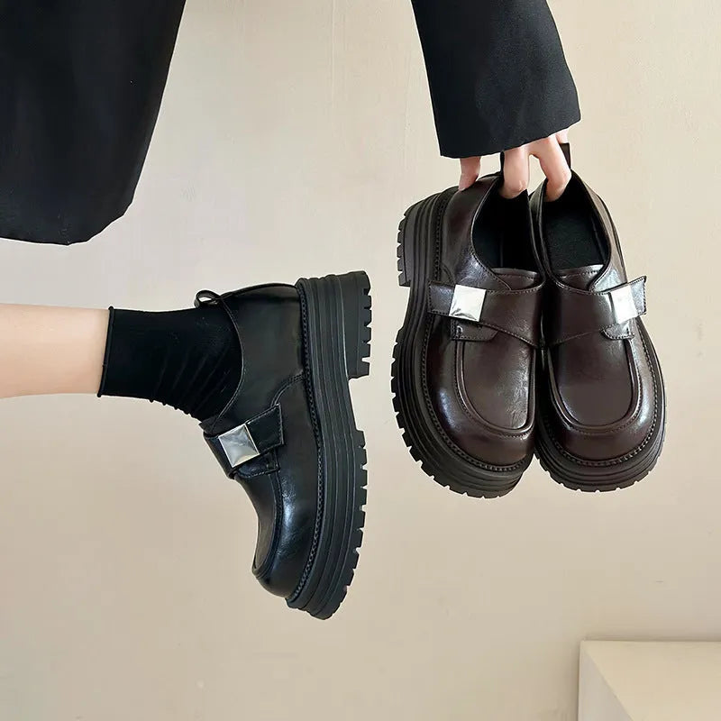 Women's retro platform loafers in brown PU leather with square heel and round toe