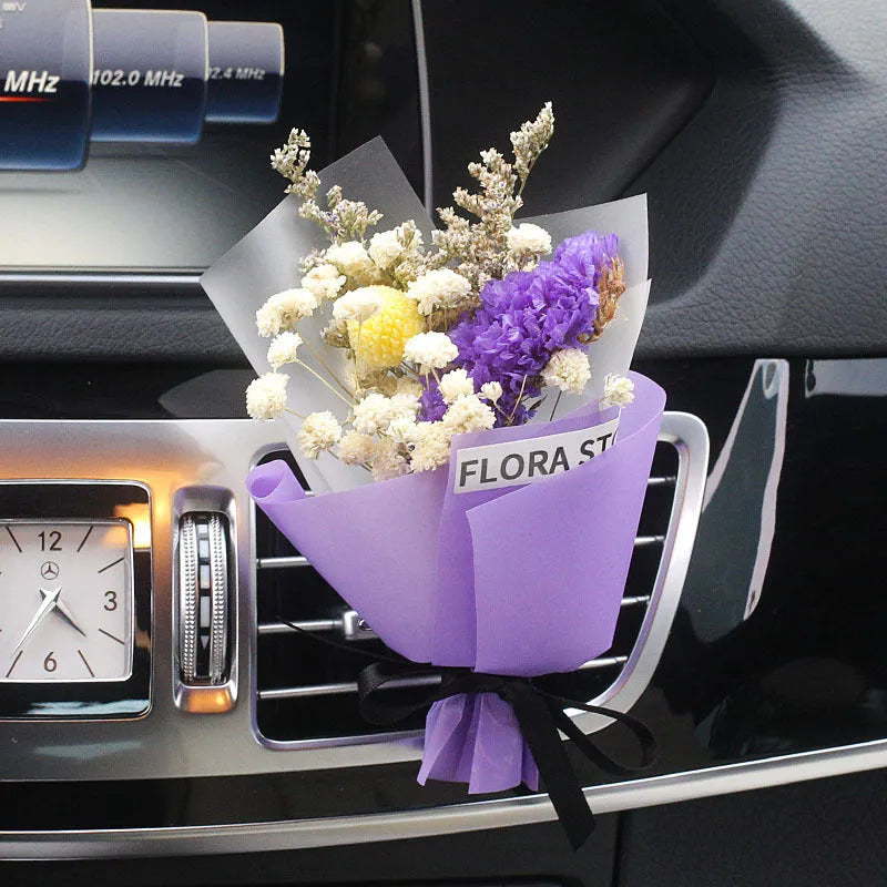 Dried flower bouquet and fragrance slices for car air outlet mounting