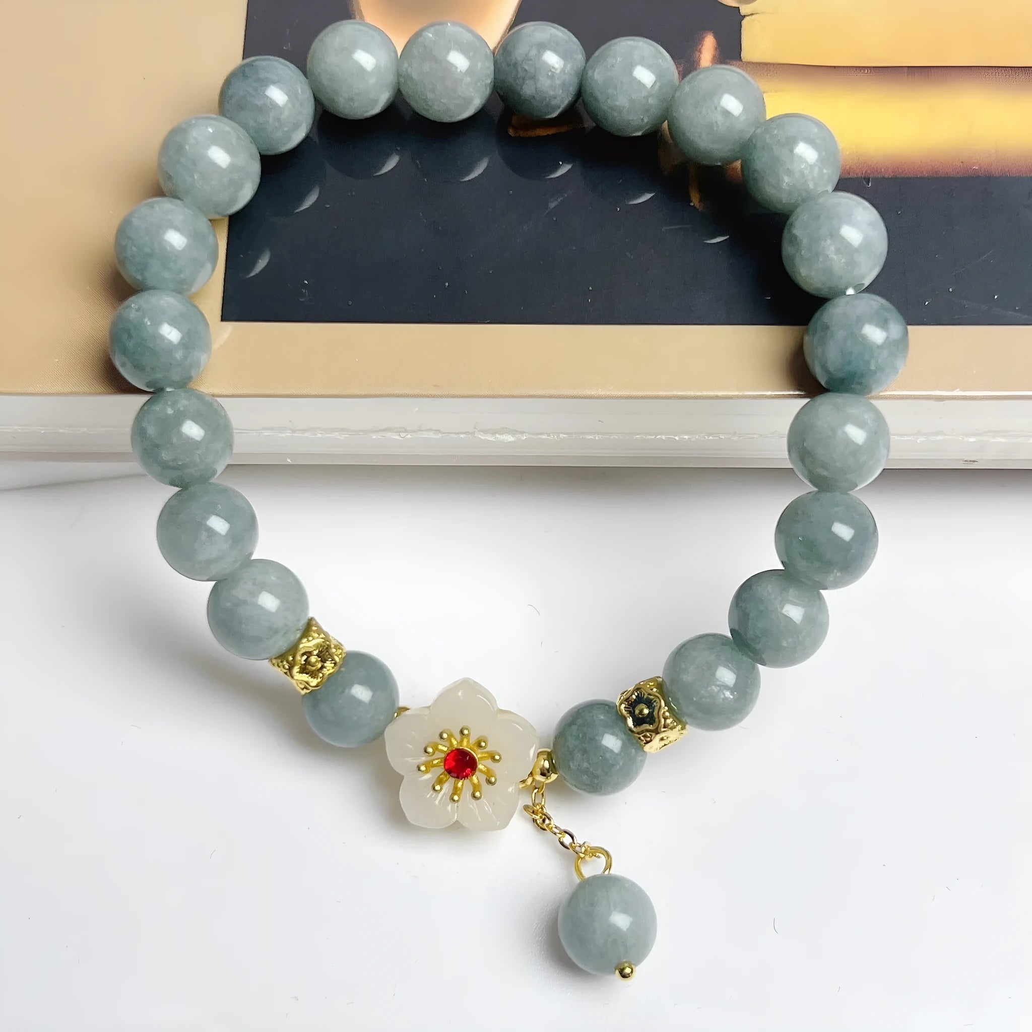 Women's adjustable jade bracelet with retro style and tightening rope