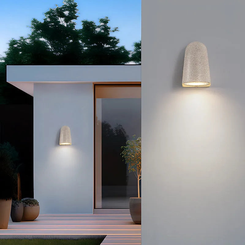 Cement outdoor wall lamp with decorative horseshoe shape, black sandstone finish, IP65 waterproof, with warm light