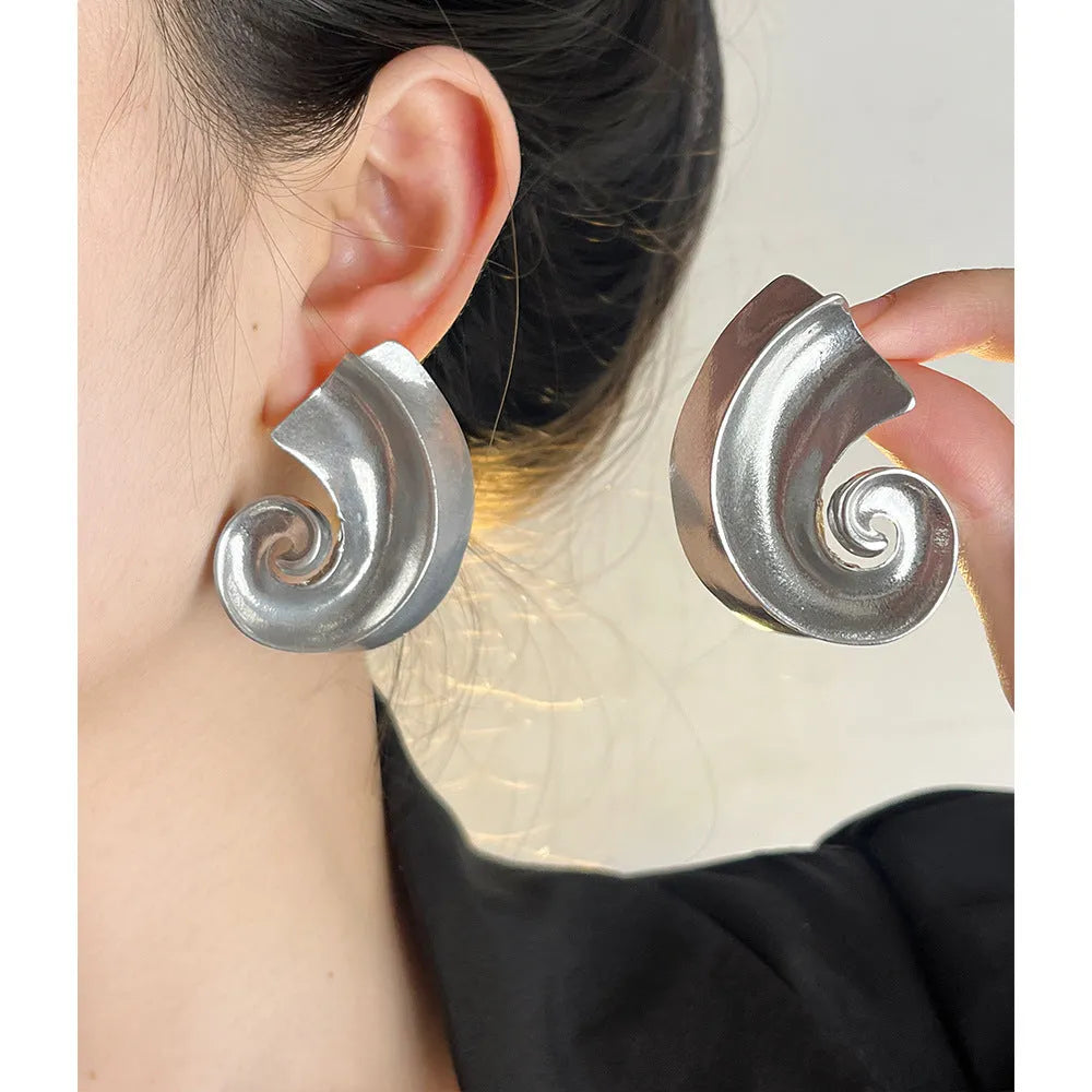 Geometric retro design women's ear studs in gold or silver electroplated finish, 5cm size