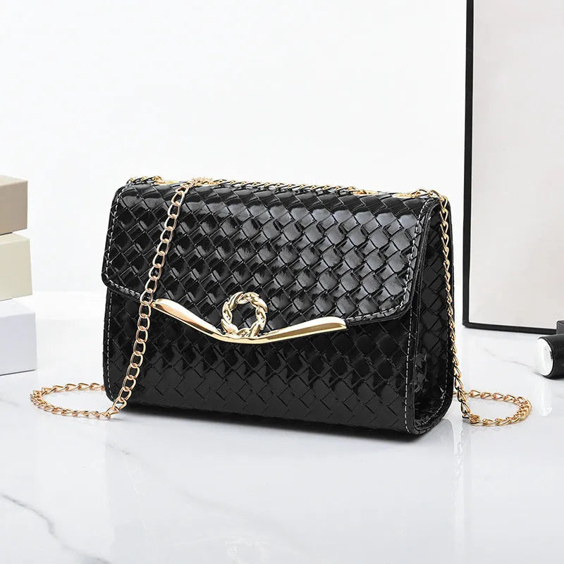 Chain shoulder messenger women's bag in solid colour PU leather with weave detail, small black variant