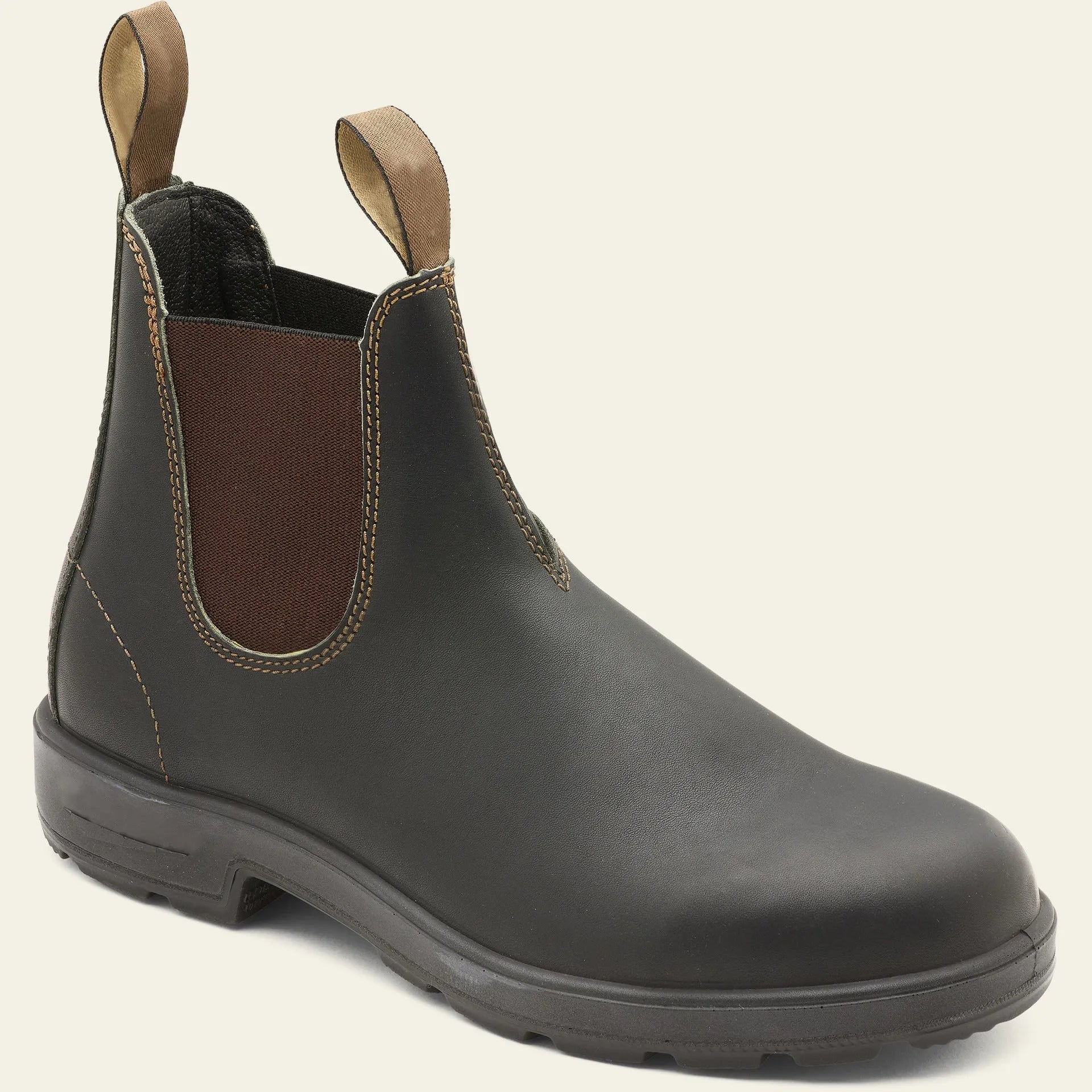 A pair of vintage-style unisex black Chelsea boots with a frosted artificial PU upper and a beef tendon sole.