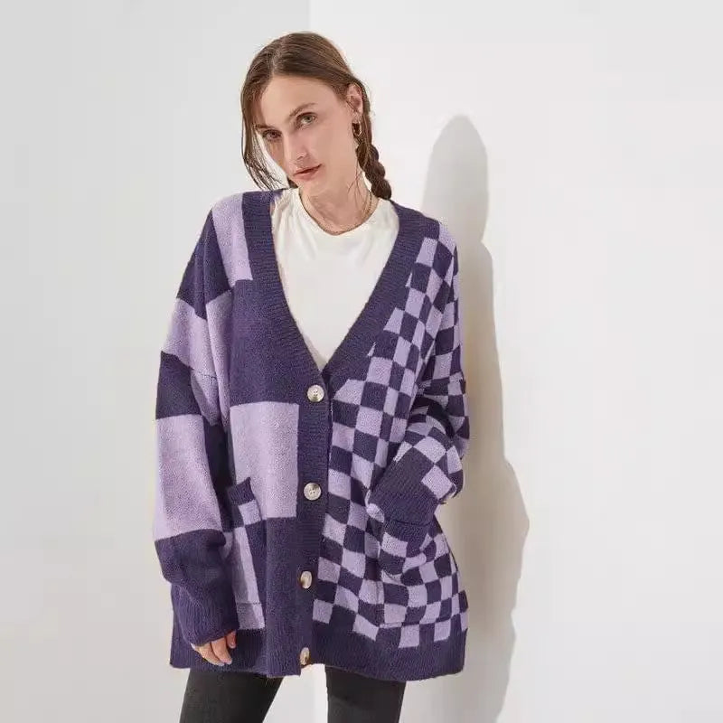 Loose slim fit printed checks knitwear cardigan in grey colour with regular sleeves