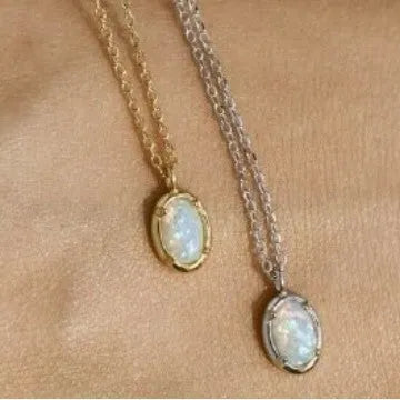 Geometric oval jelly opal pendant necklace in silver with gold plating