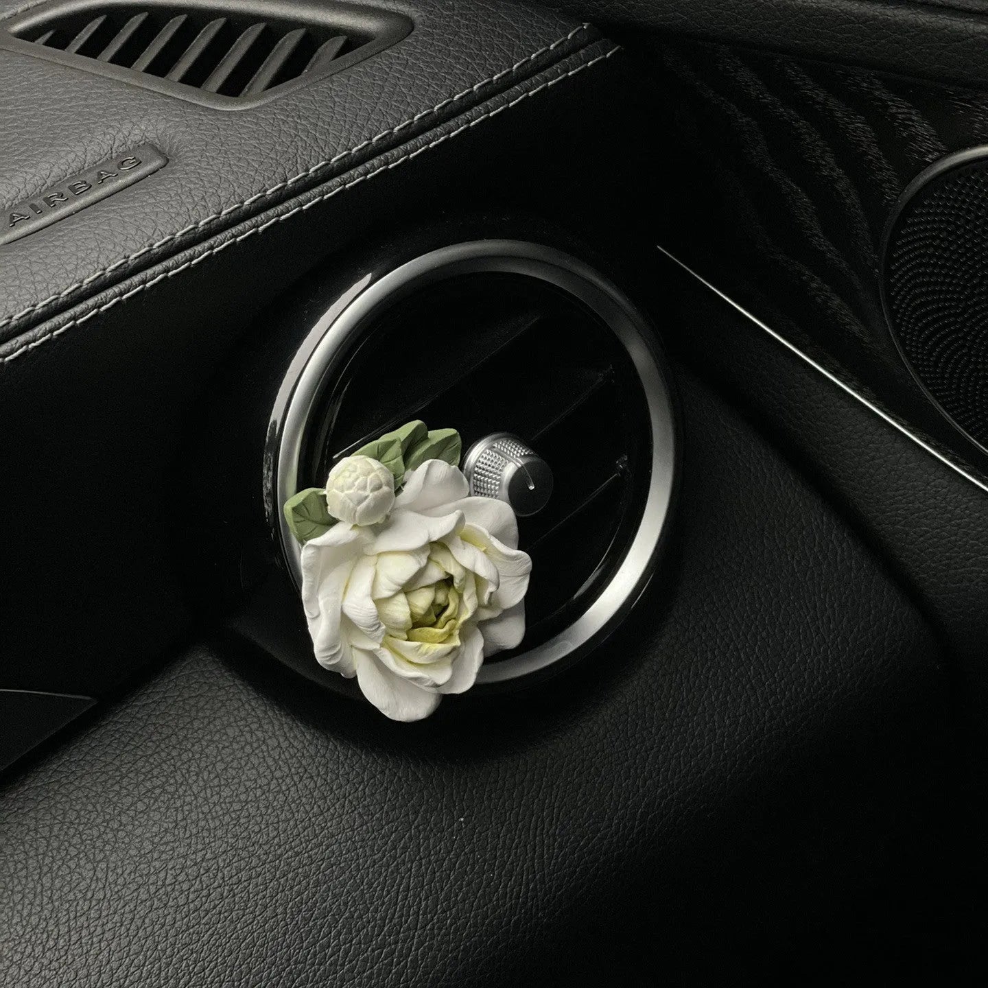 Jasmine car vent solid perfume air freshener in gypsum with clip and essential oil bottle