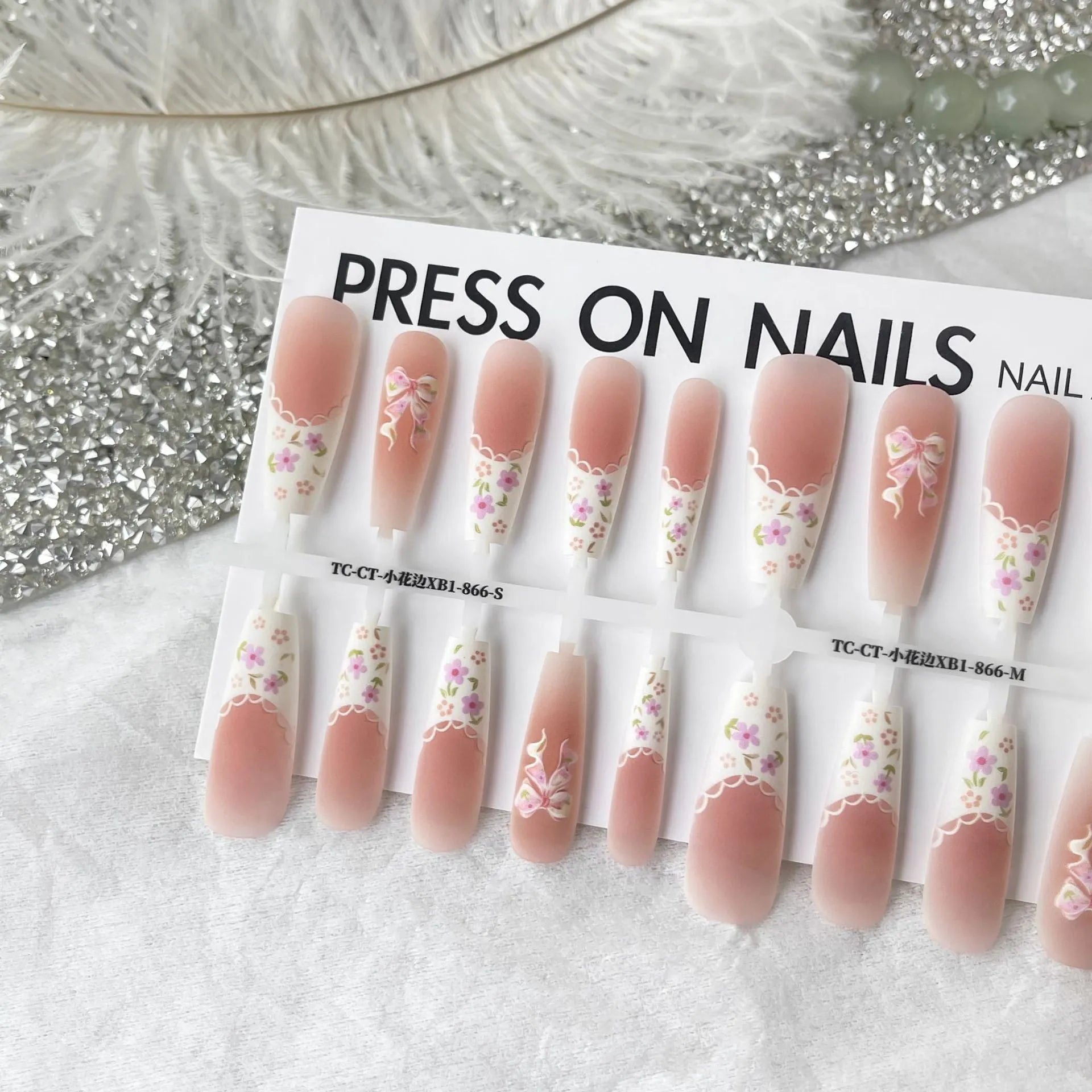 Small floral prefabricated nail tip set with long ladder shape and white velvet seal layer, 40 pieces