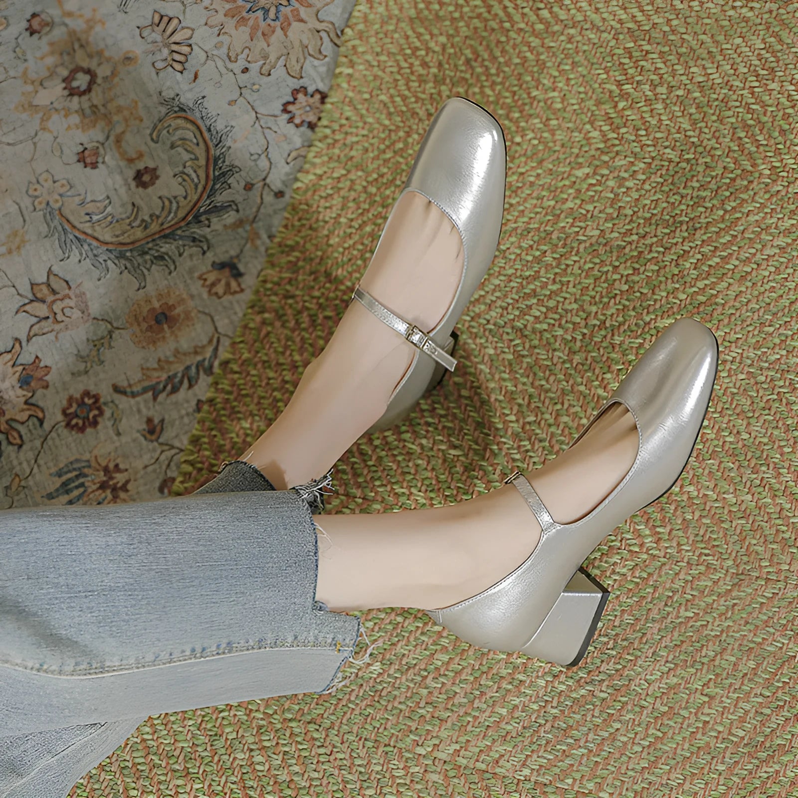 Women's square toe patent leather Mary Jane shoes with buckle and pearl detail, mid heel, black colour