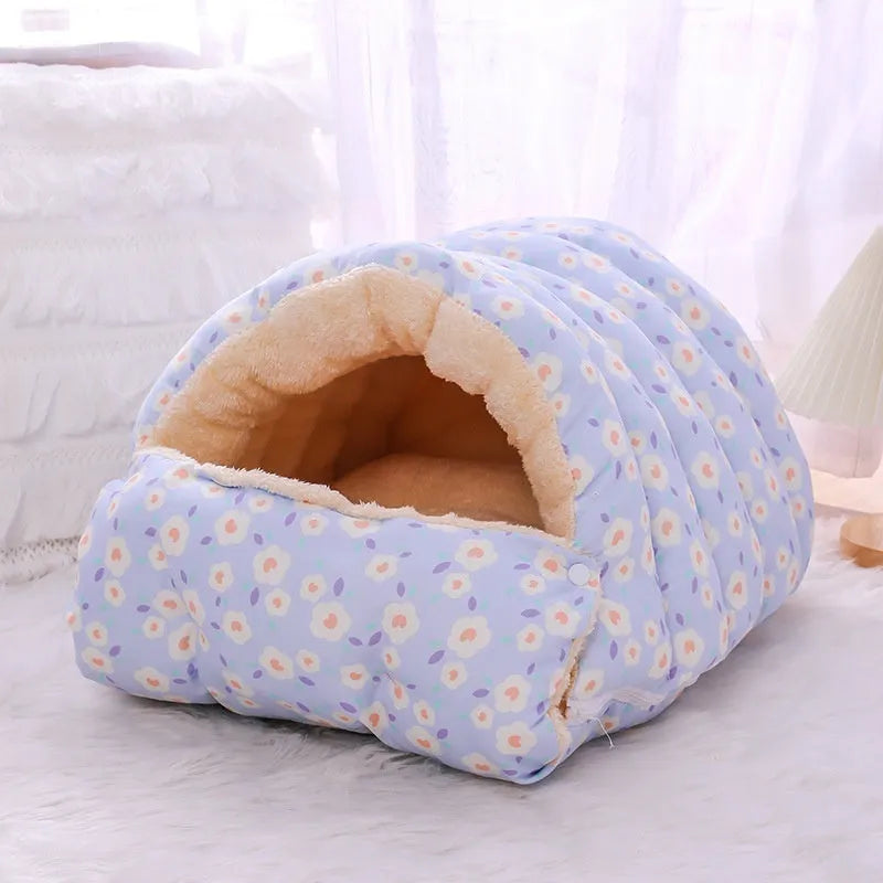 Enclosed winter cat bed with removable lining in floral pattern, S and M sizes for cats up to 15kg