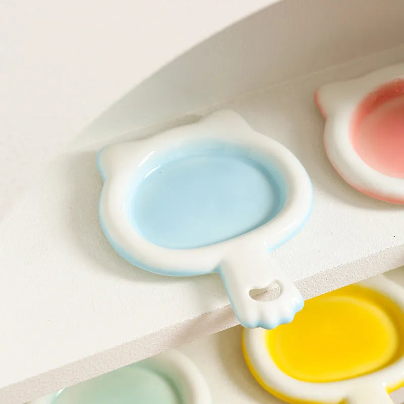 Ceramic cat bowl in shallow design with non-stick glazed surface