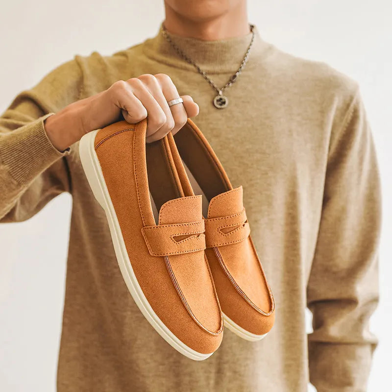 Men's suede casual shoes in four colours with vulcanised soles and breathable cloth lining