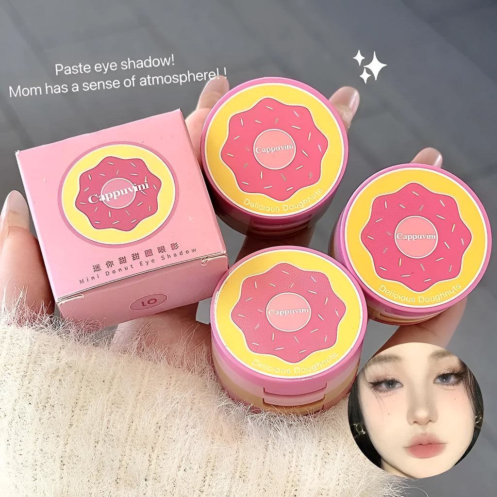 Mini donut eye shadow palette with three pink and brown shades in matte and glittering finishes, compact for daily makeup use