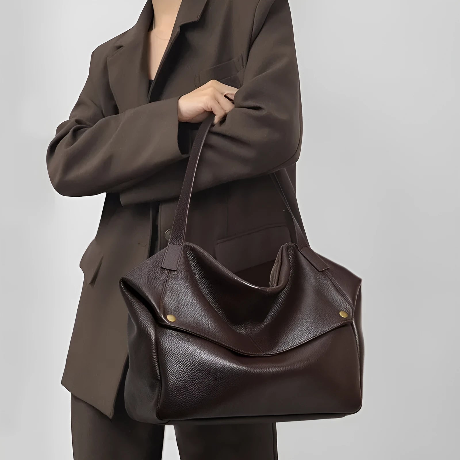 Brown genuine leather women's shoulder bag with horizontal square shape and internal organisation compartments