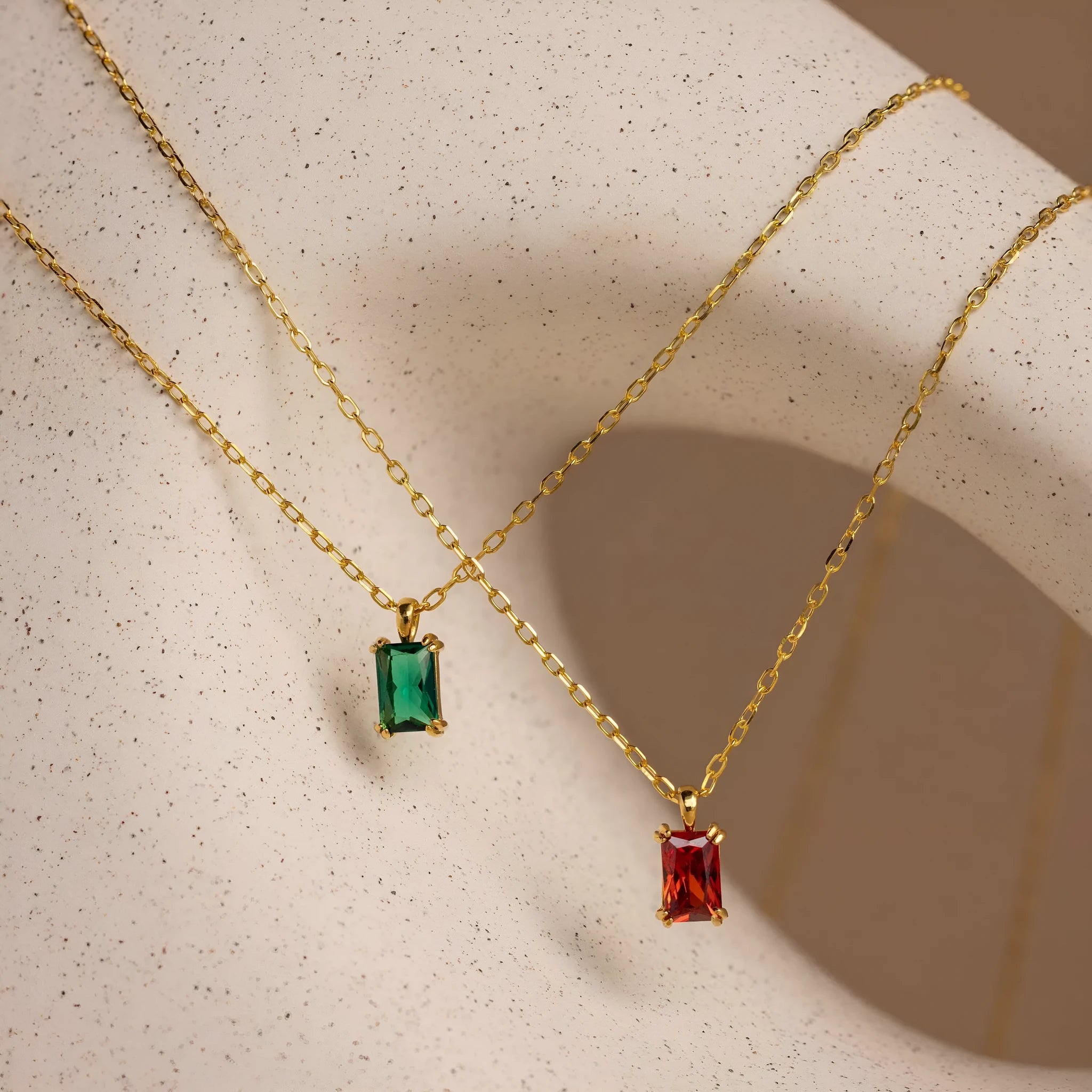 Titanium steel rectangular pendant necklace on collarbone chain with O-link design and electroplated finish