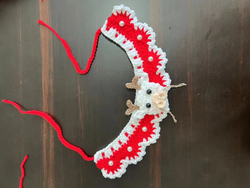Christmas knitted wool pet scarf collar with striped Santa Claus and elk holiday designs in measured sizes