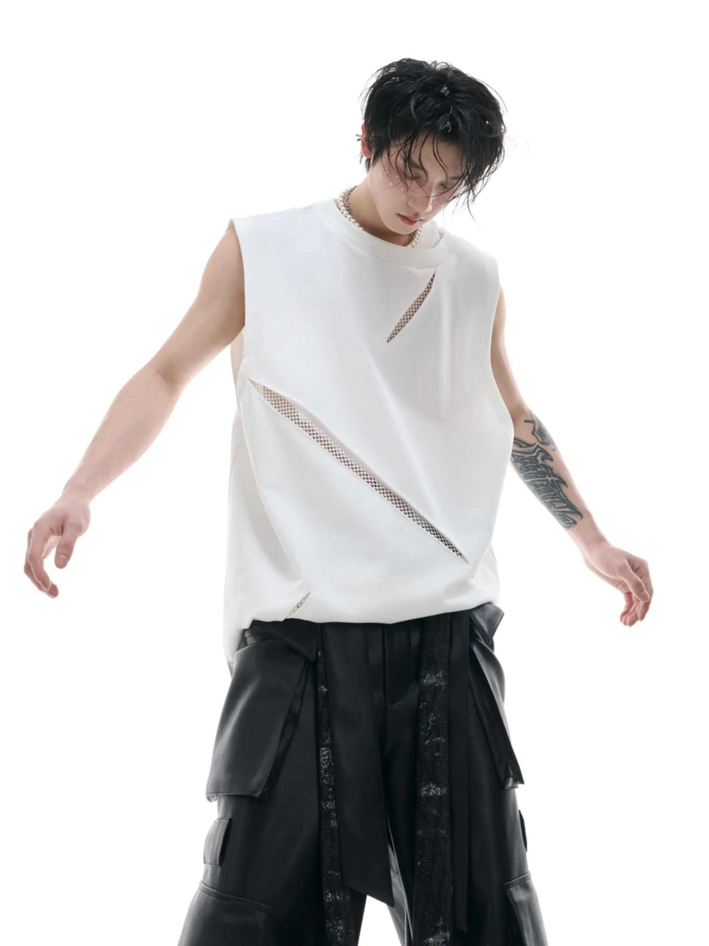 Slim fit sleeveless vest with metal decoration in black, 55% cotton polyester spandex blend, washed finish, L M XL sizes