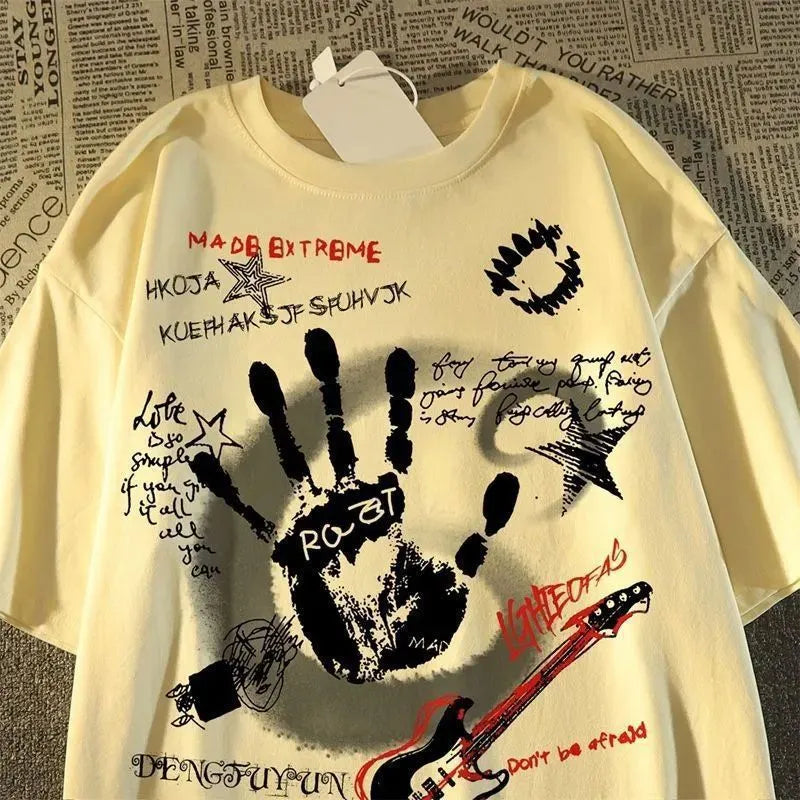 Graffiti letter print short-sleeve cotton T-shirt in black, white, egg yolk, or wine red, loose fit, sizes S to 5XL