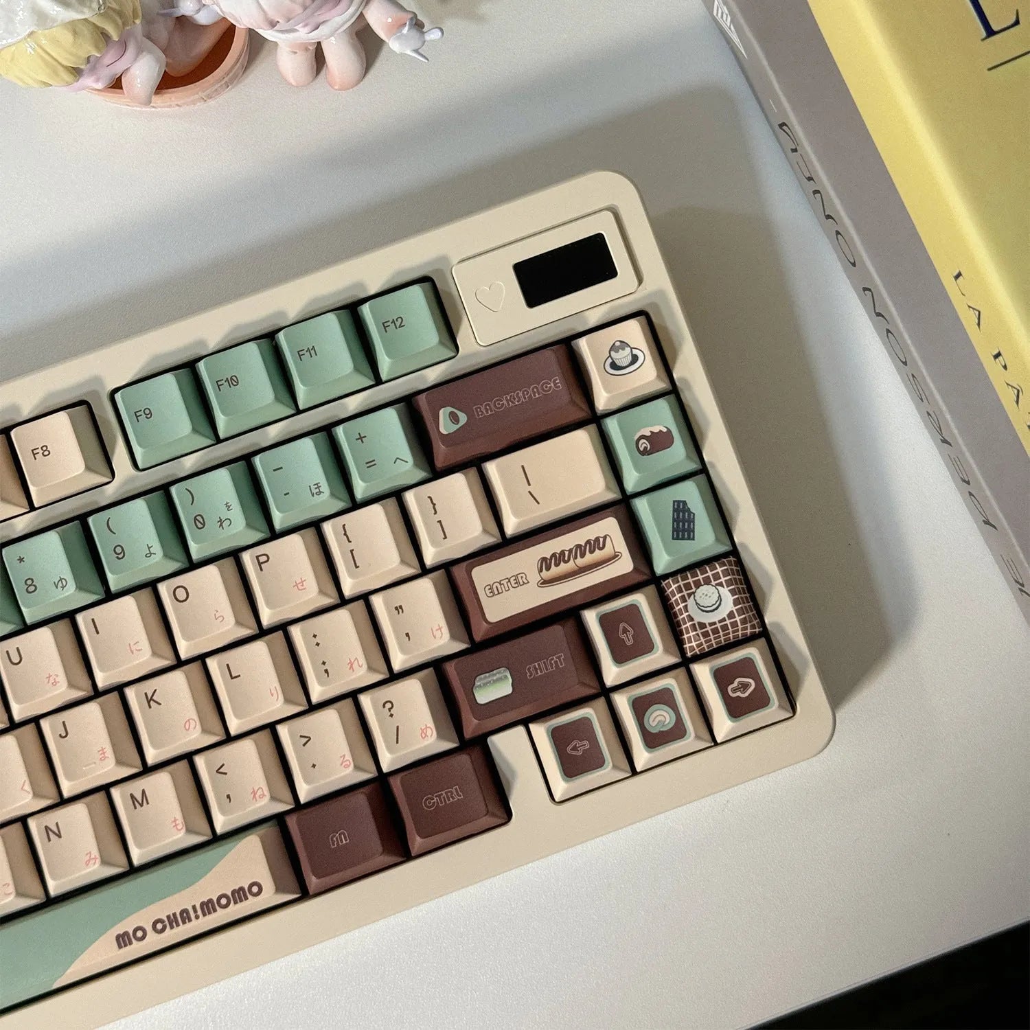 Matcha coloured mechanical keyboard key caps with cross satellite shaft design for switch compatibility