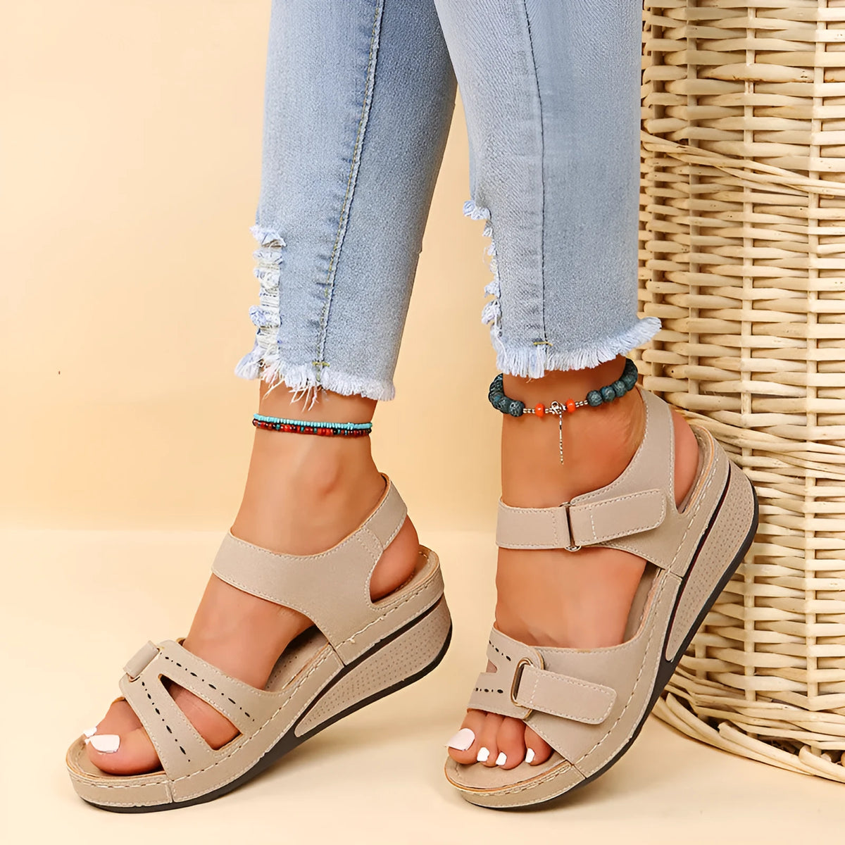 Women's wedge sandals with Velcro strap, platform rubber sole, fish mouth toe, available in red, black, brown and off-white.