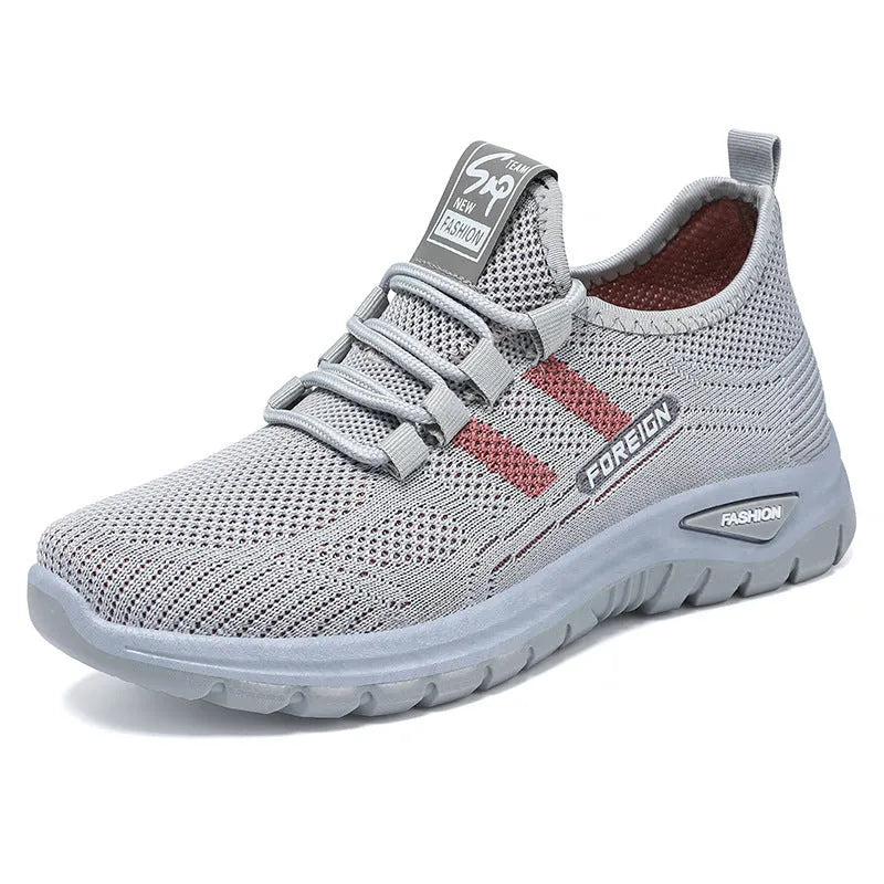 Low-top casual shoes in black with breathable mesh upper and flat PVC sole